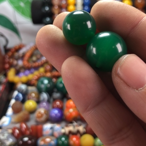 未镶嵌颈饰玛瑙/玉髓波**?