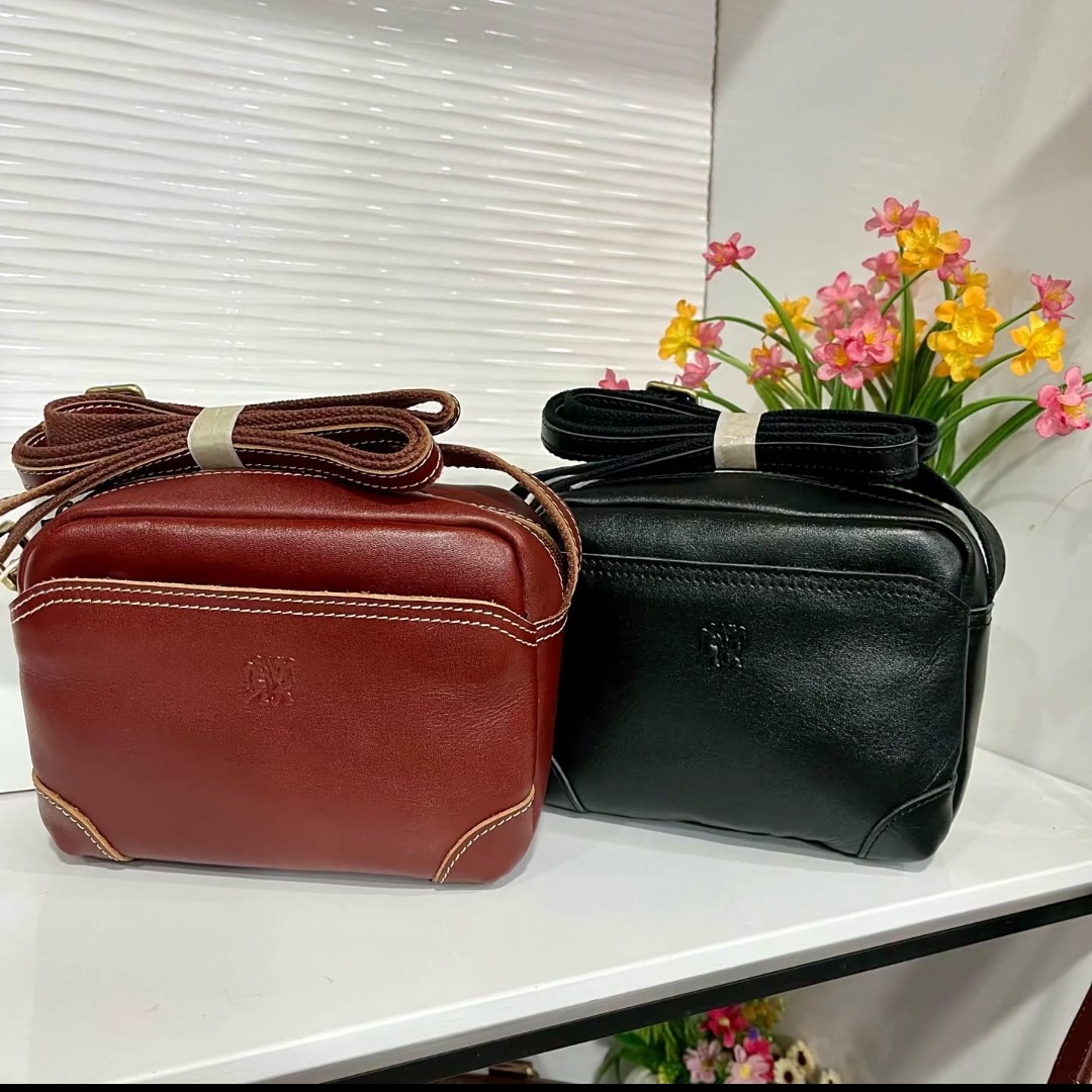 嬉皮士男女同款牛皮斜挎包8308