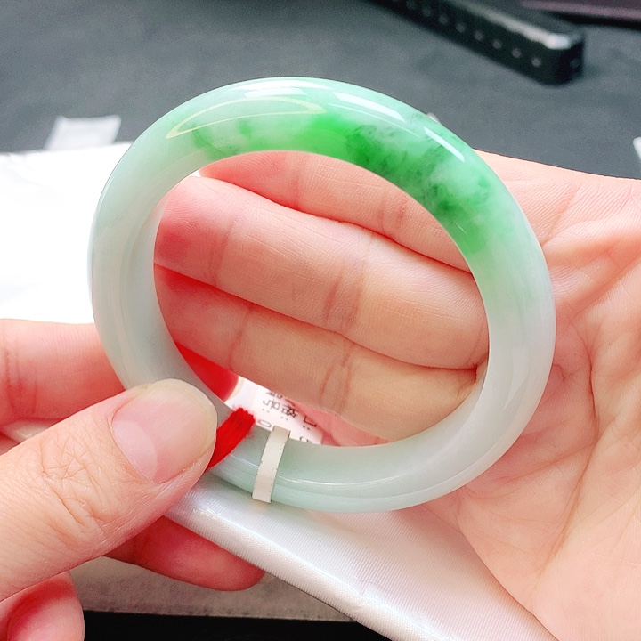 翡翠手镯未镶嵌手镯56