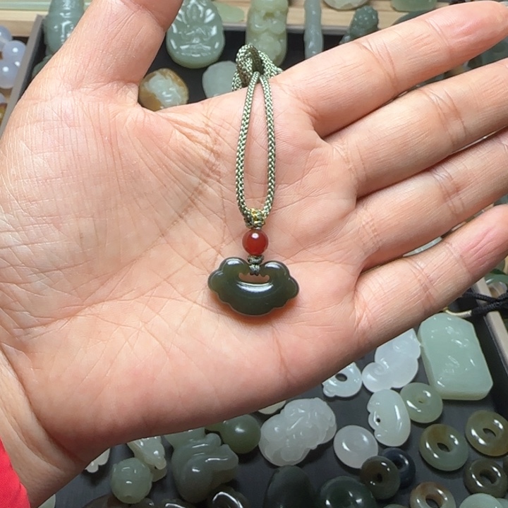 和田玉挂件未镶嵌