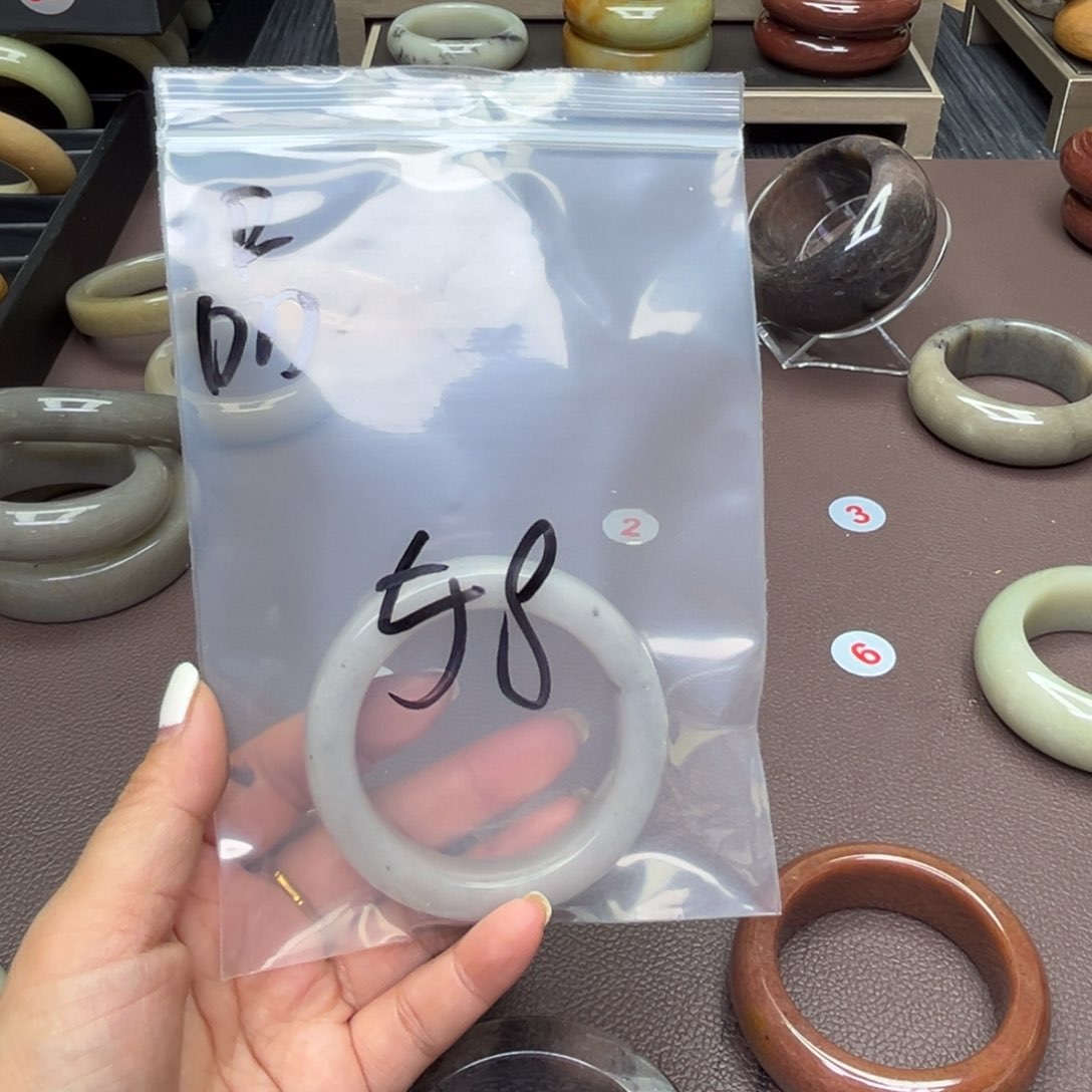 石英质玉手镯未镶嵌品*元