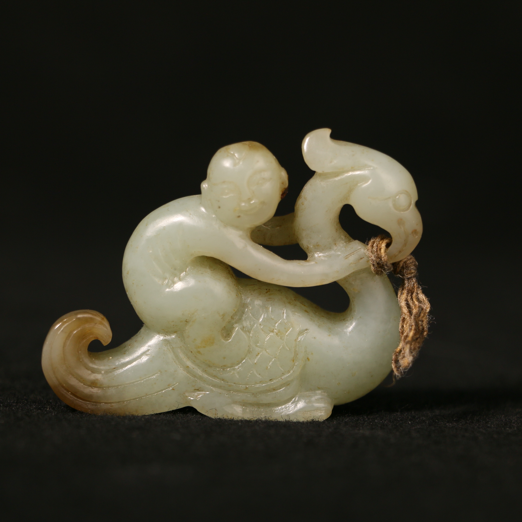 37G61  清 和田玉童子骑凤鸟摆件