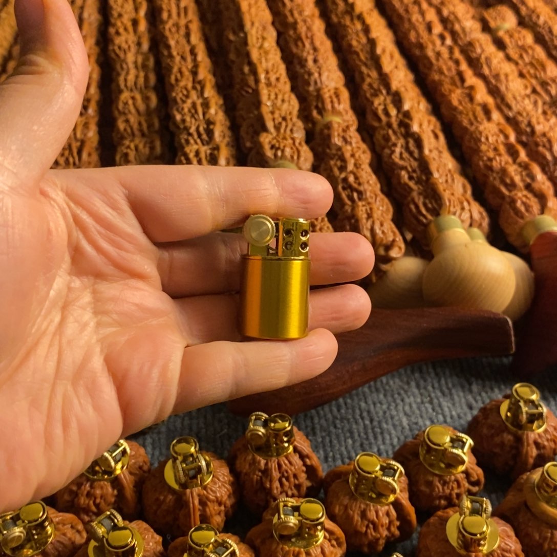 文玩核桃吊坠不*人