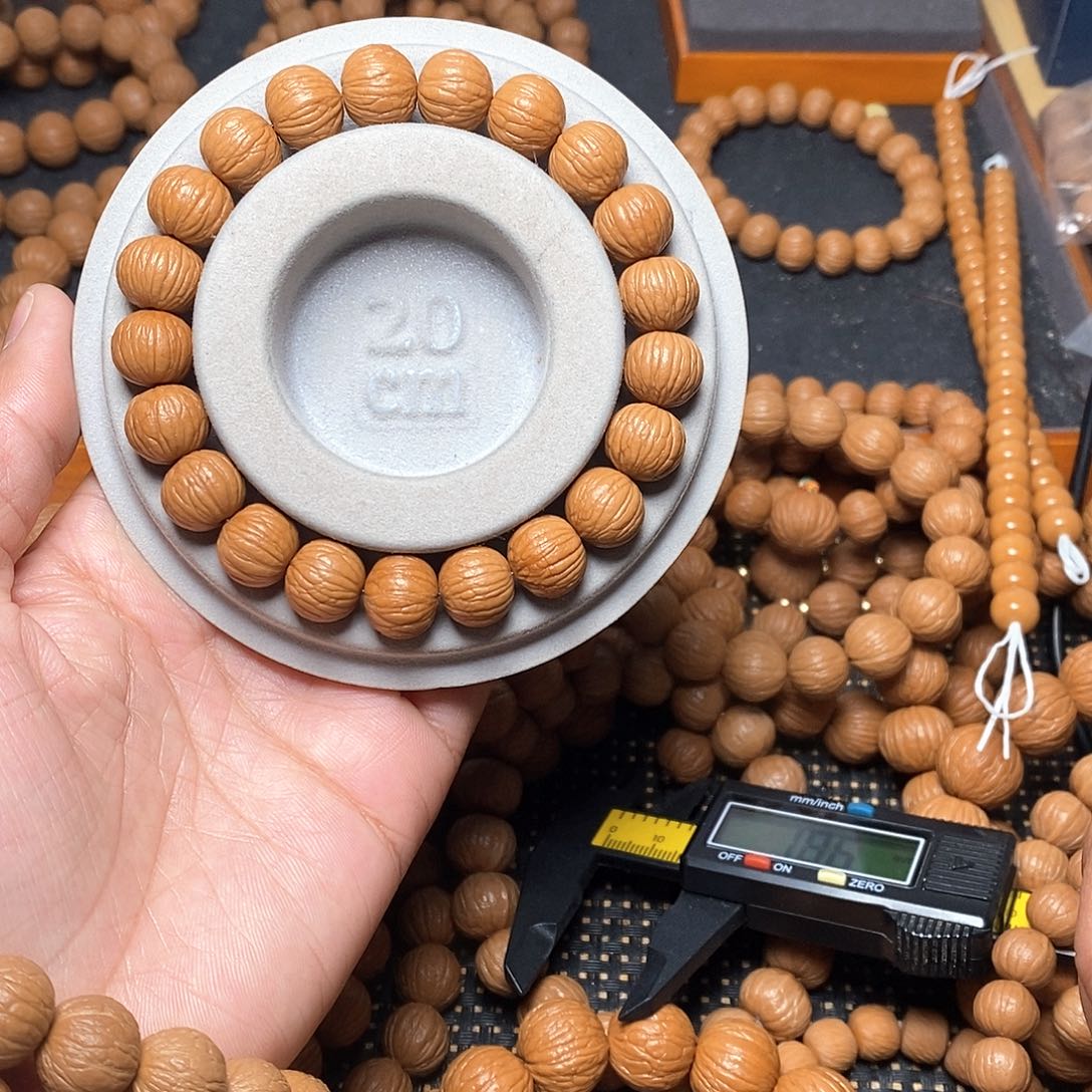 猴头核桃吊坠村***望土豪1.30