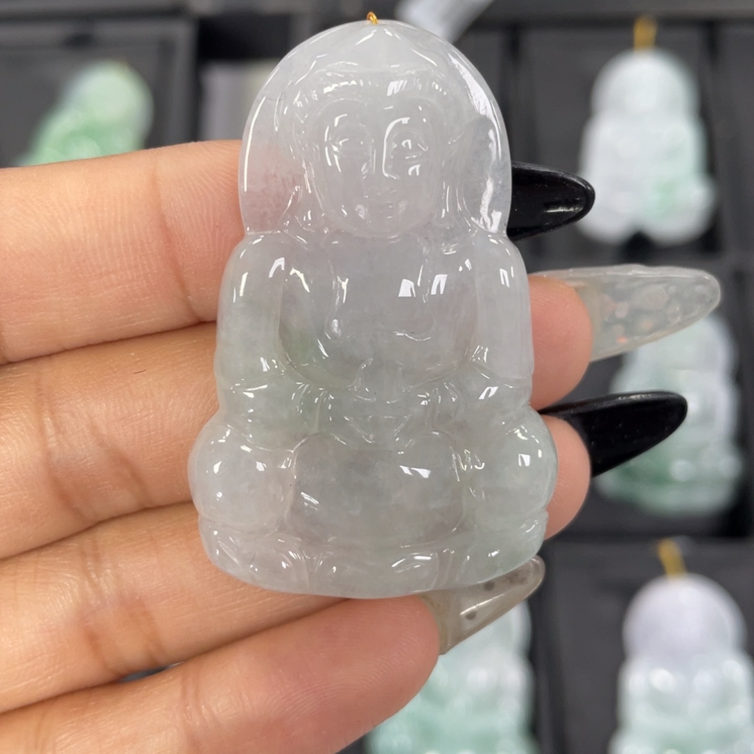 翡翠未镶嵌颈饰观音