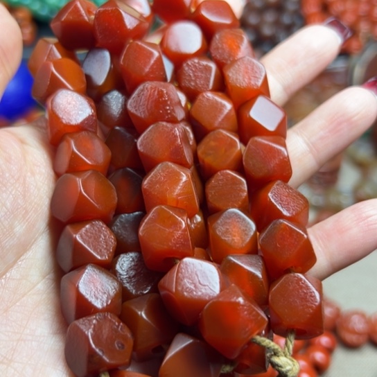 玛瑙/玉髓颈饰未镶嵌