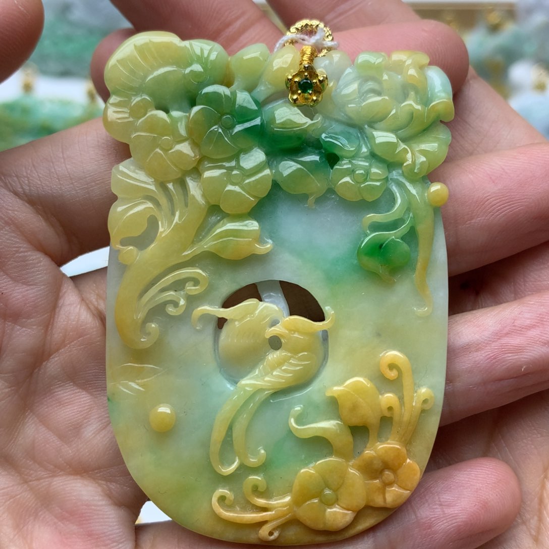 翡翠颈饰未镶嵌翡翠