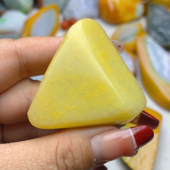 翡翠挂件未镶嵌翡翠