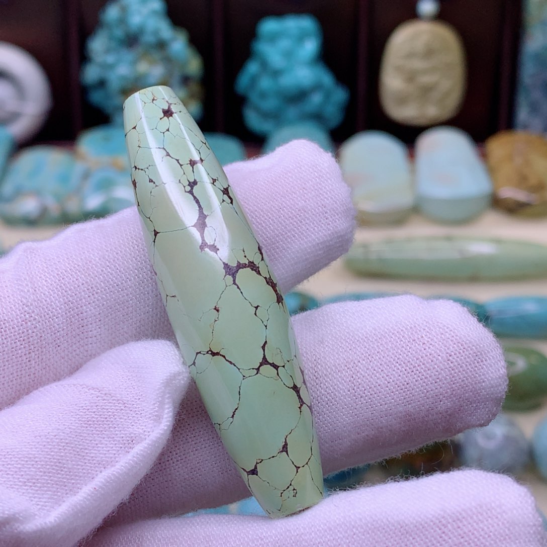 绿松石颈饰未镶嵌