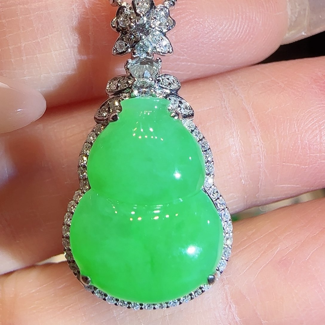 翡翠吊坠(不含链)18K金镶嵌