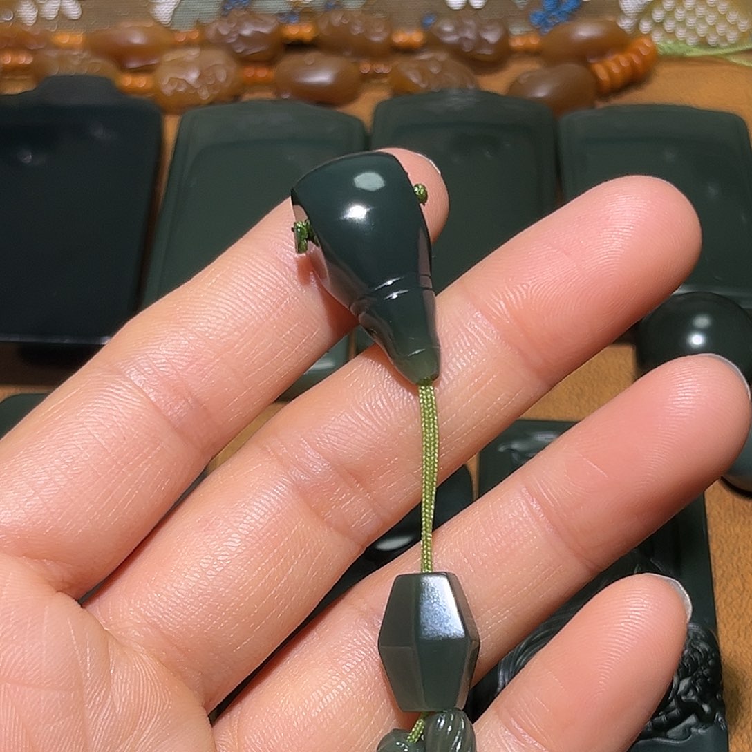 和田玉（青玉）未镶嵌颈饰