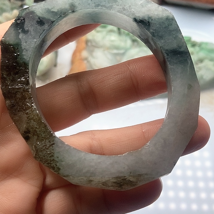 翡翠未镶嵌颈饰b**y翡翠