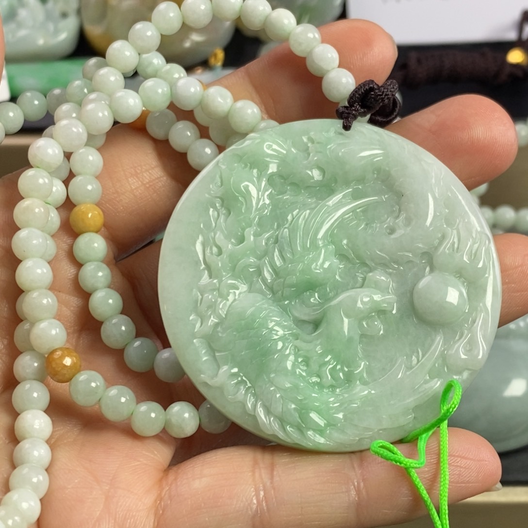 翡翠颈饰未镶嵌凤凰