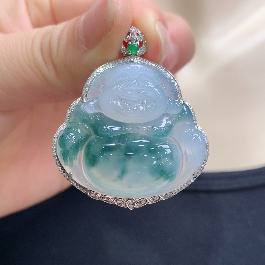 翡翠18K金镶嵌颈饰佛公