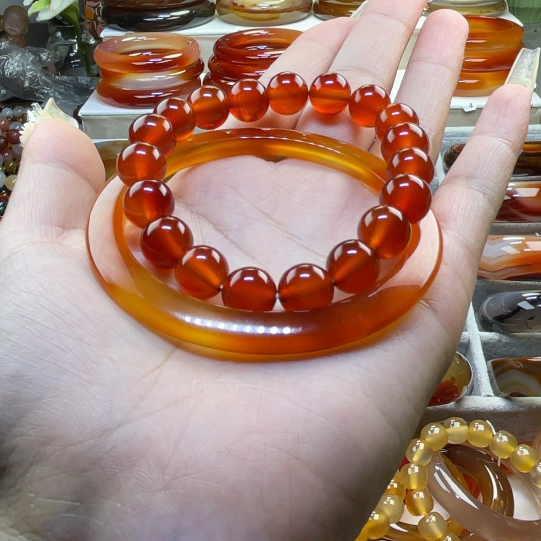 玛瑙/玉髓手镯未镶嵌梨*