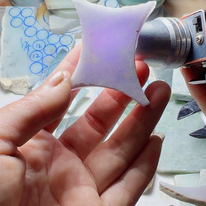 翡翠颈饰未镶嵌翡翠片料