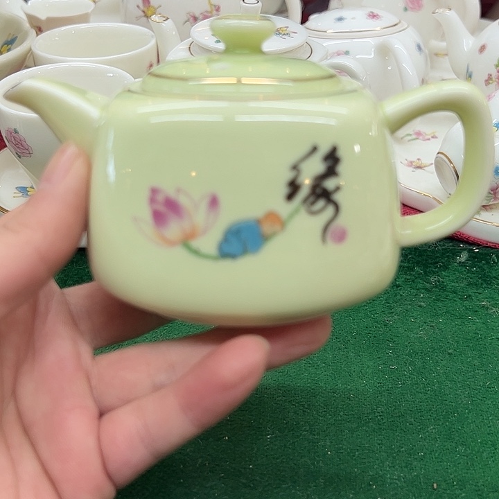 陶瓷茶壶哈哈哈哈哈