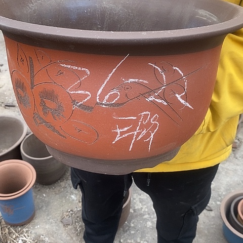 紫砂中国宜兴紫砂花盆：