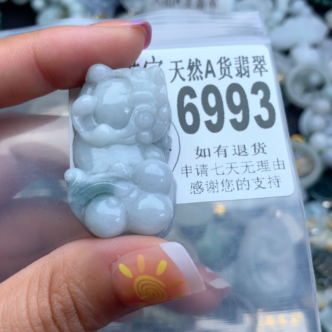 翡翠颈饰未镶嵌6993。