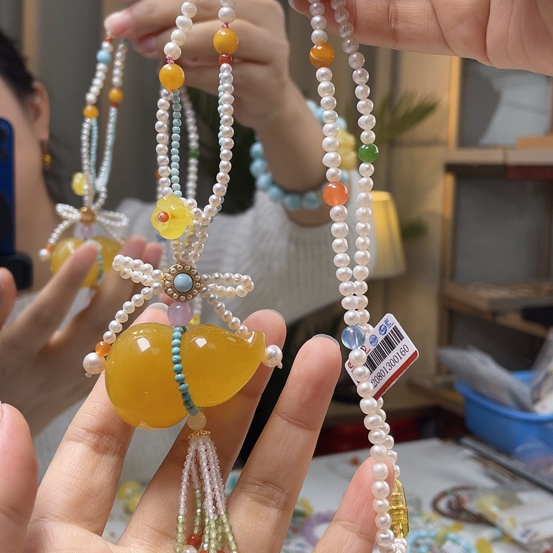 琥珀裸石未镶嵌蜜蜡吊坠