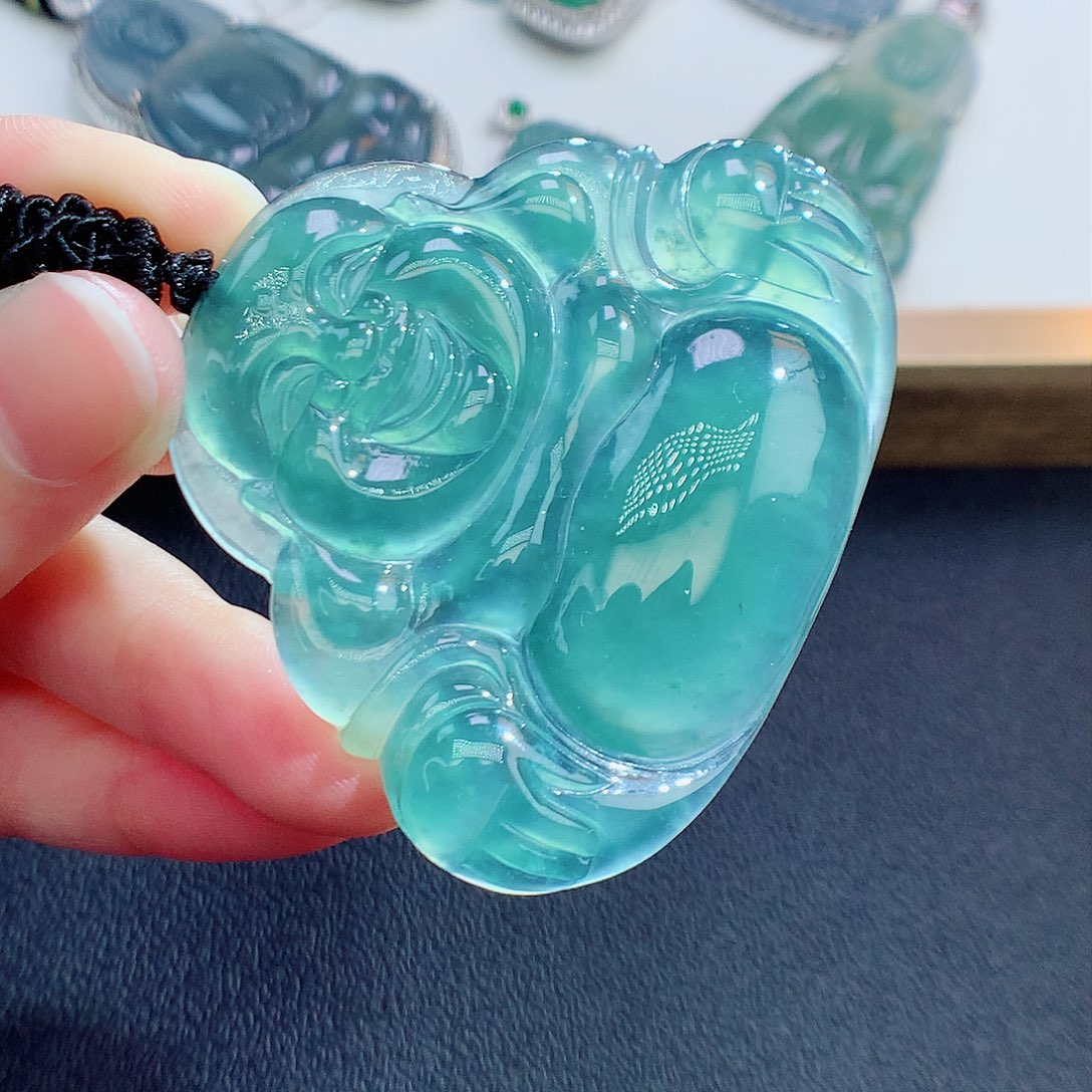 翡翠颈饰未镶嵌翡翠