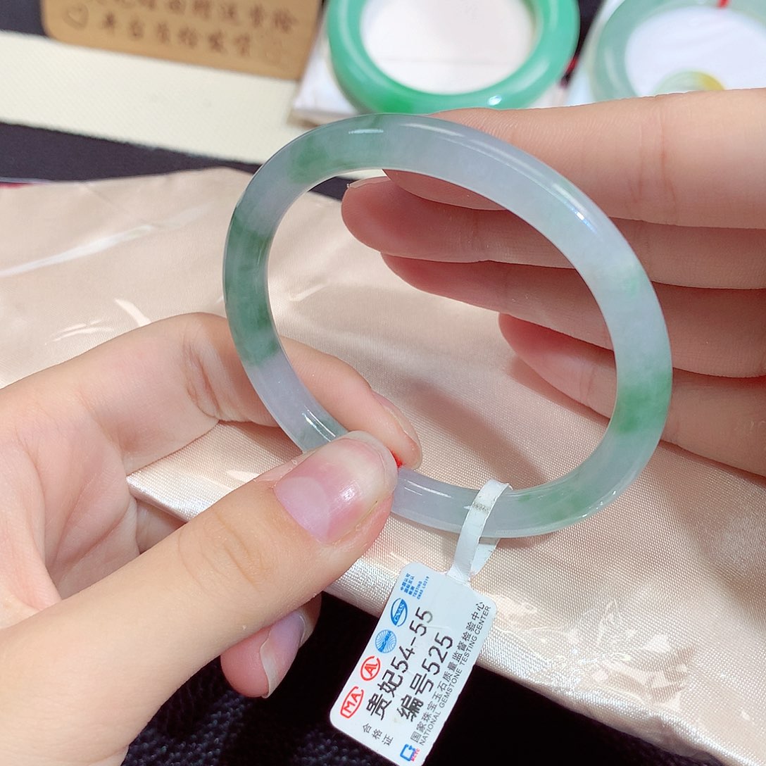 翡翠未镶嵌手镯525