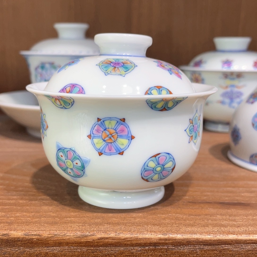 【闪购商品】新品斗彩盖碗。。。。。