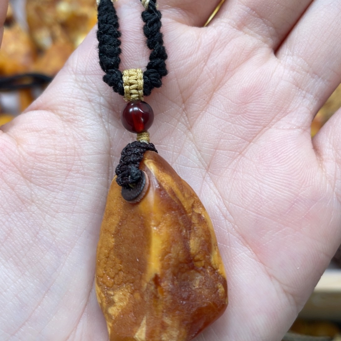 琥珀珠宝奇石未镶嵌