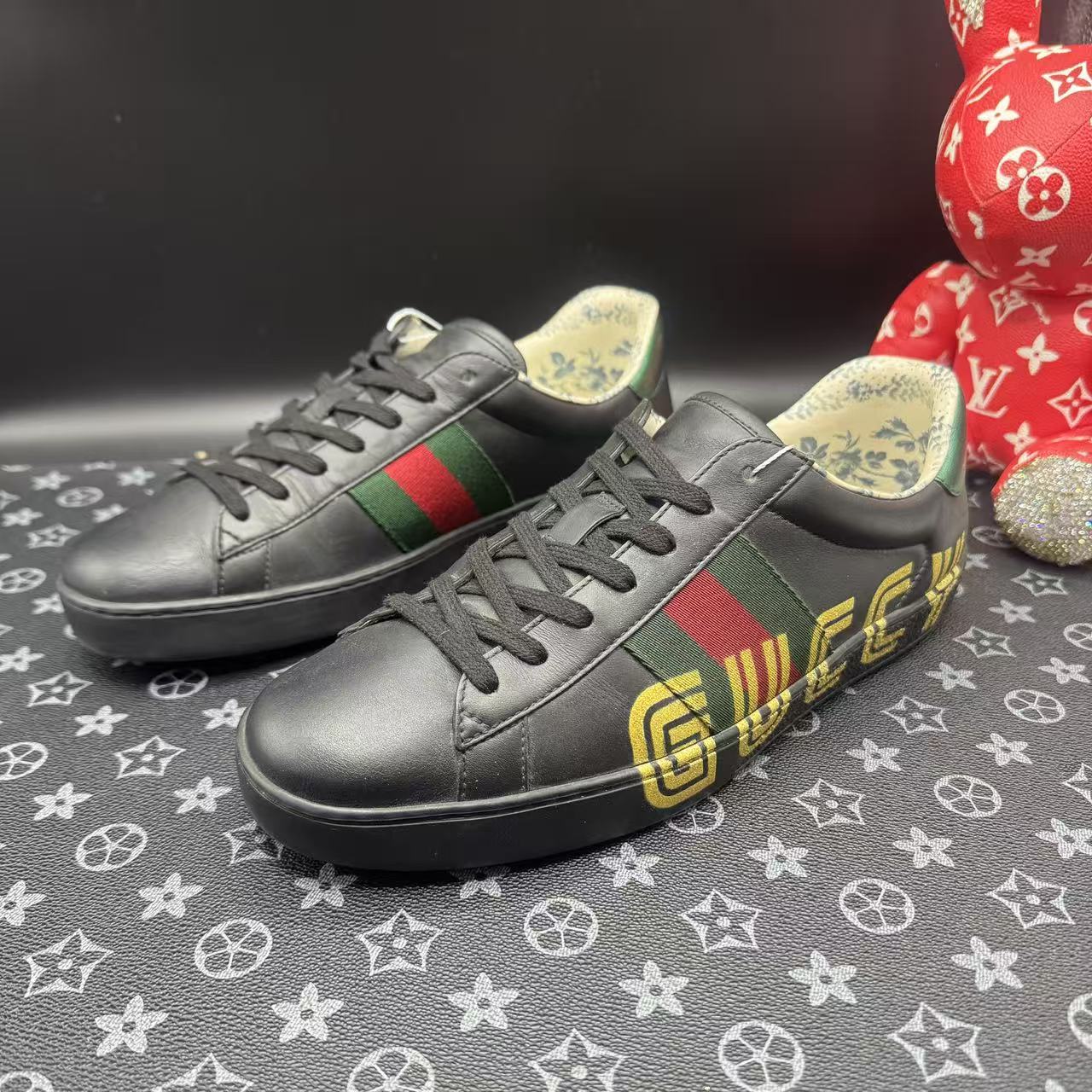 95新 GUCCI/古驰 黑色花卉印花板鞋 41欧码 ddm3434