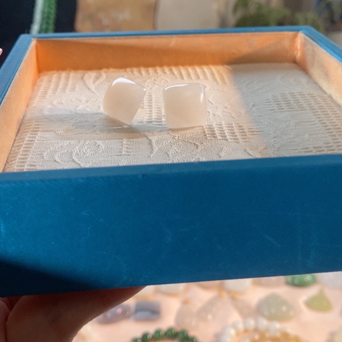 和田玉耳饰18K金镶嵌