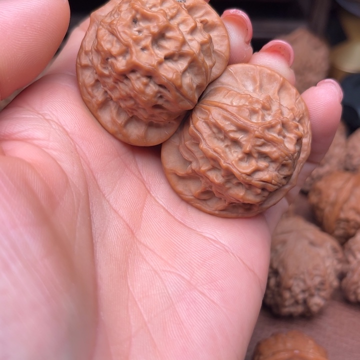 巧***机吊坠文玩核桃瓷娃娃