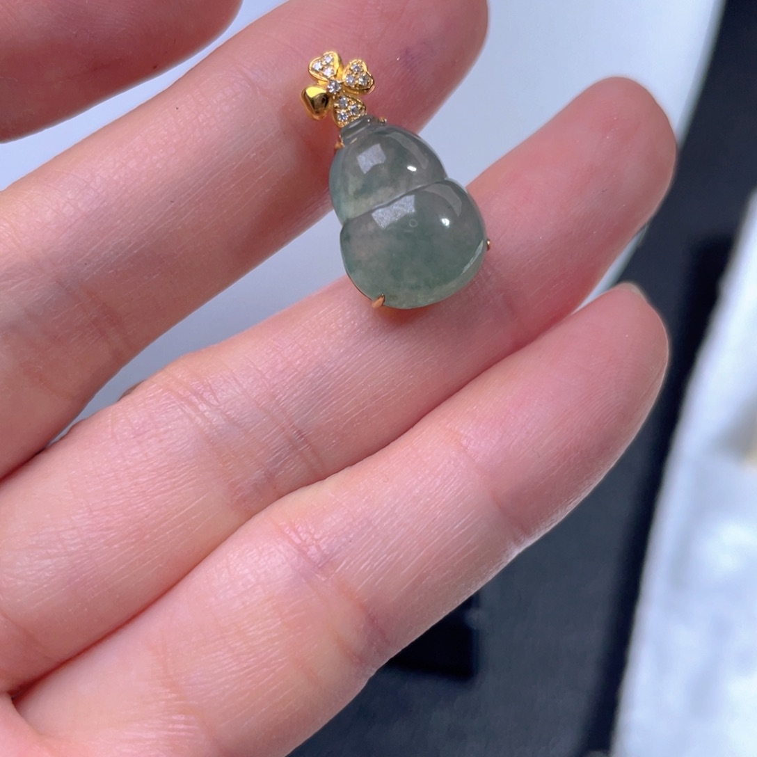 翡翠颈饰18K金镶嵌翡翠