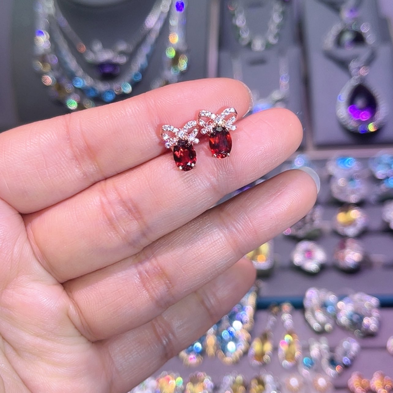 【闪购商品】石榴石耳饰银S925镶嵌