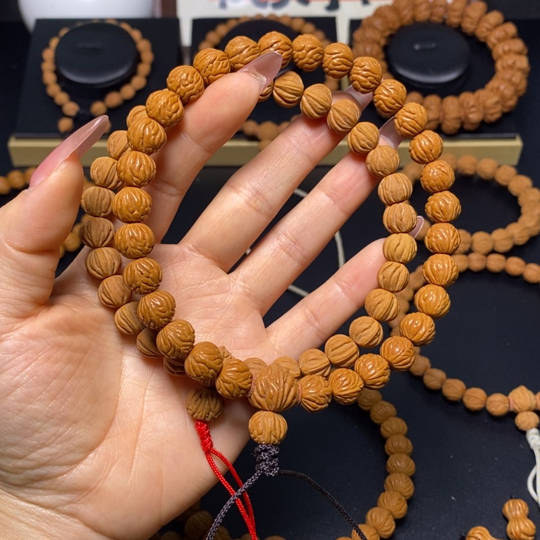 G***F桃核吊坠秦岭文玩