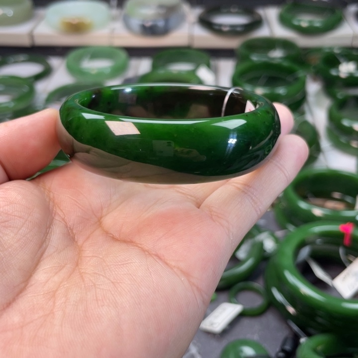 和田玉（碧玉）手镯未镶嵌