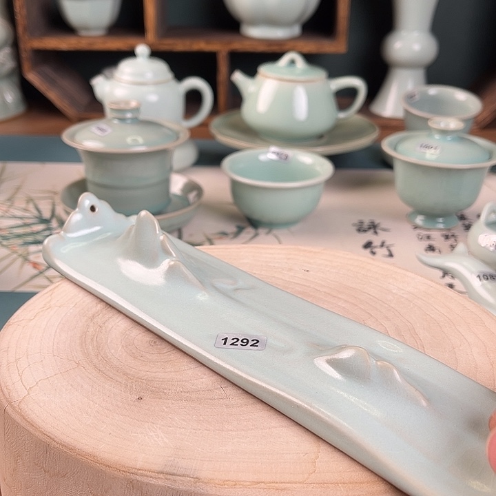 杯1292 微瑕青鸾汝瓷原矿
