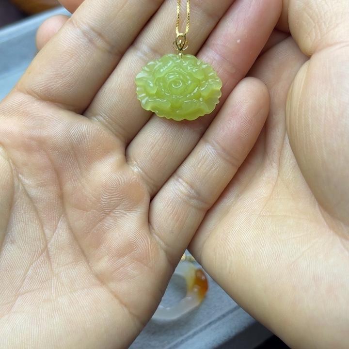 和田玉颈饰22K金镶嵌