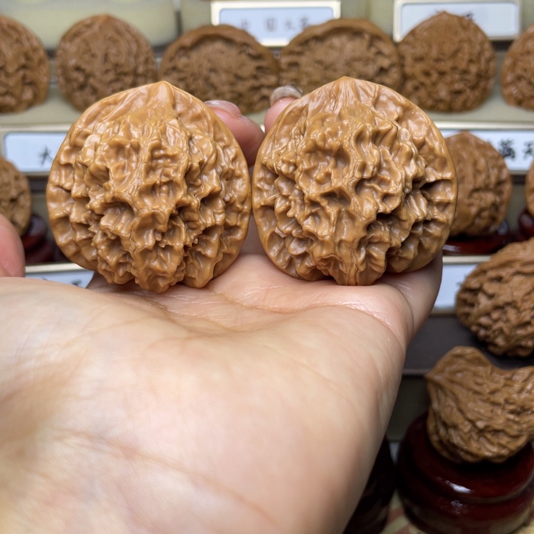 文玩核桃把件相****）帝王45左右