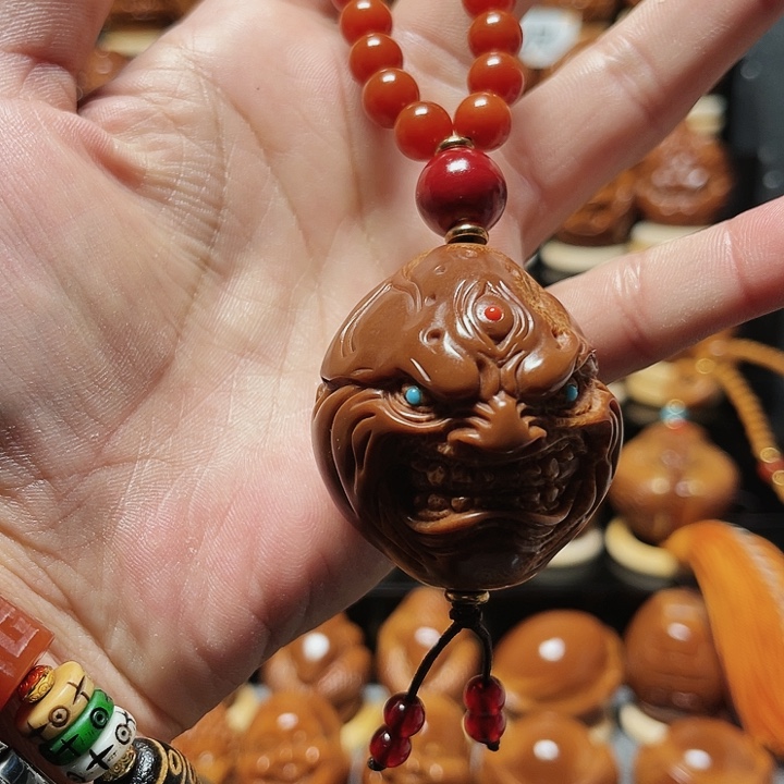 橄榄核把件镶嵌恶僧单颗010