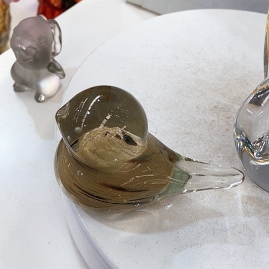 琉璃花瓶高6厘米宽6厘米