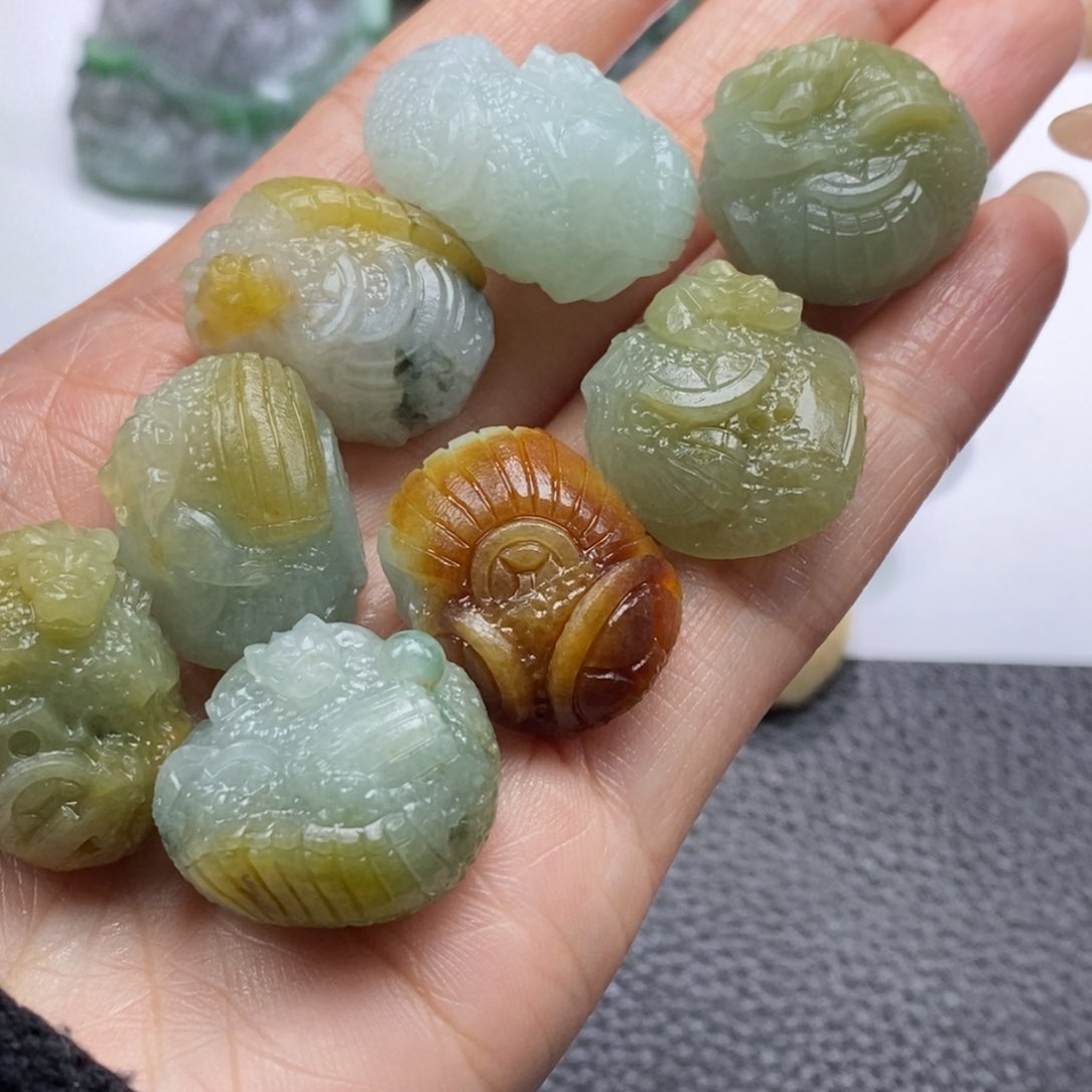 定制翡翠未镶嵌贝****?