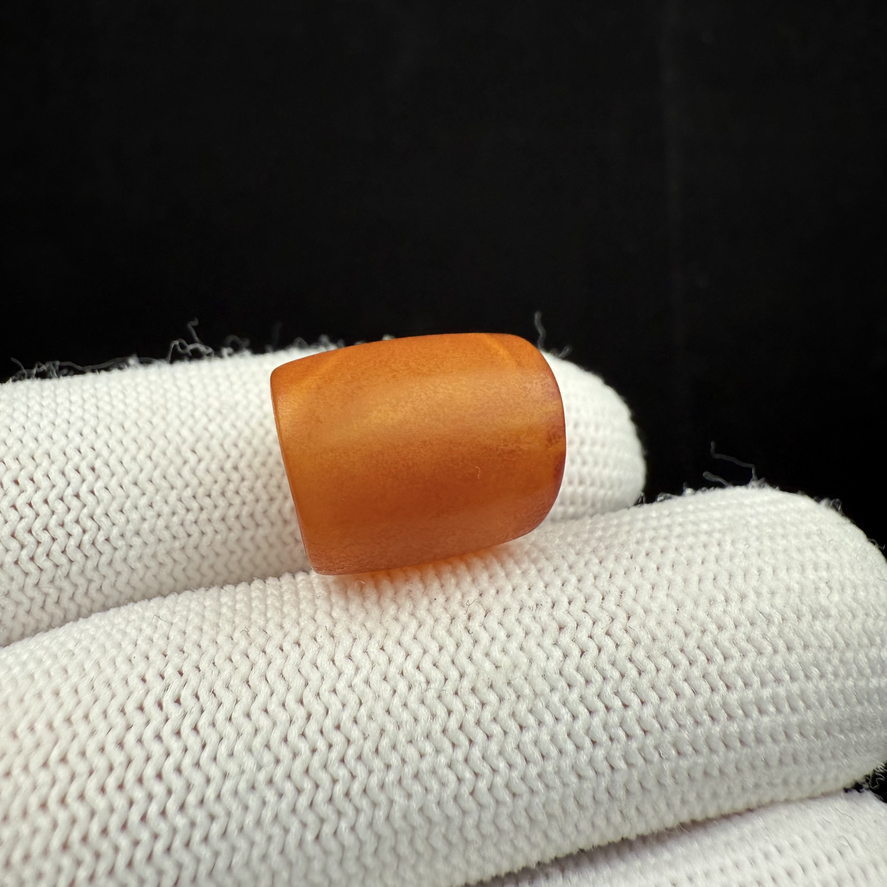 K6334天然原矿蜜蜡-微瑕 老蜡马蹄13.4*16.2mm 支持复检 假一罚十