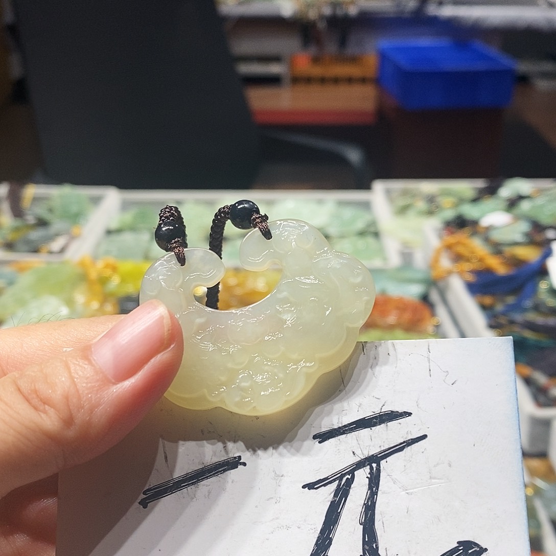 未镶嵌岫玉毛衣链