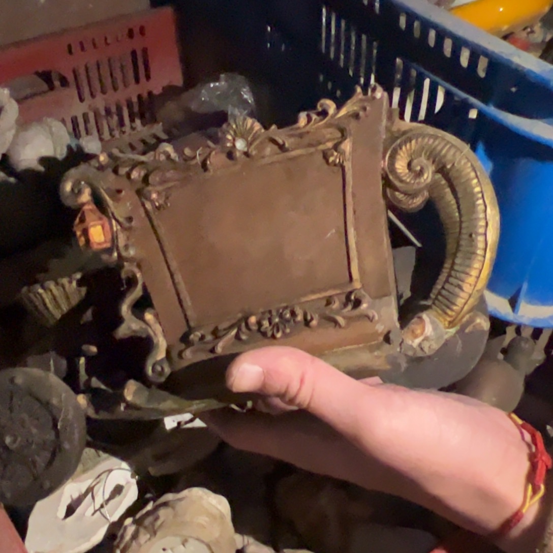 Y***Y陶瓷树脂工艺品摆件