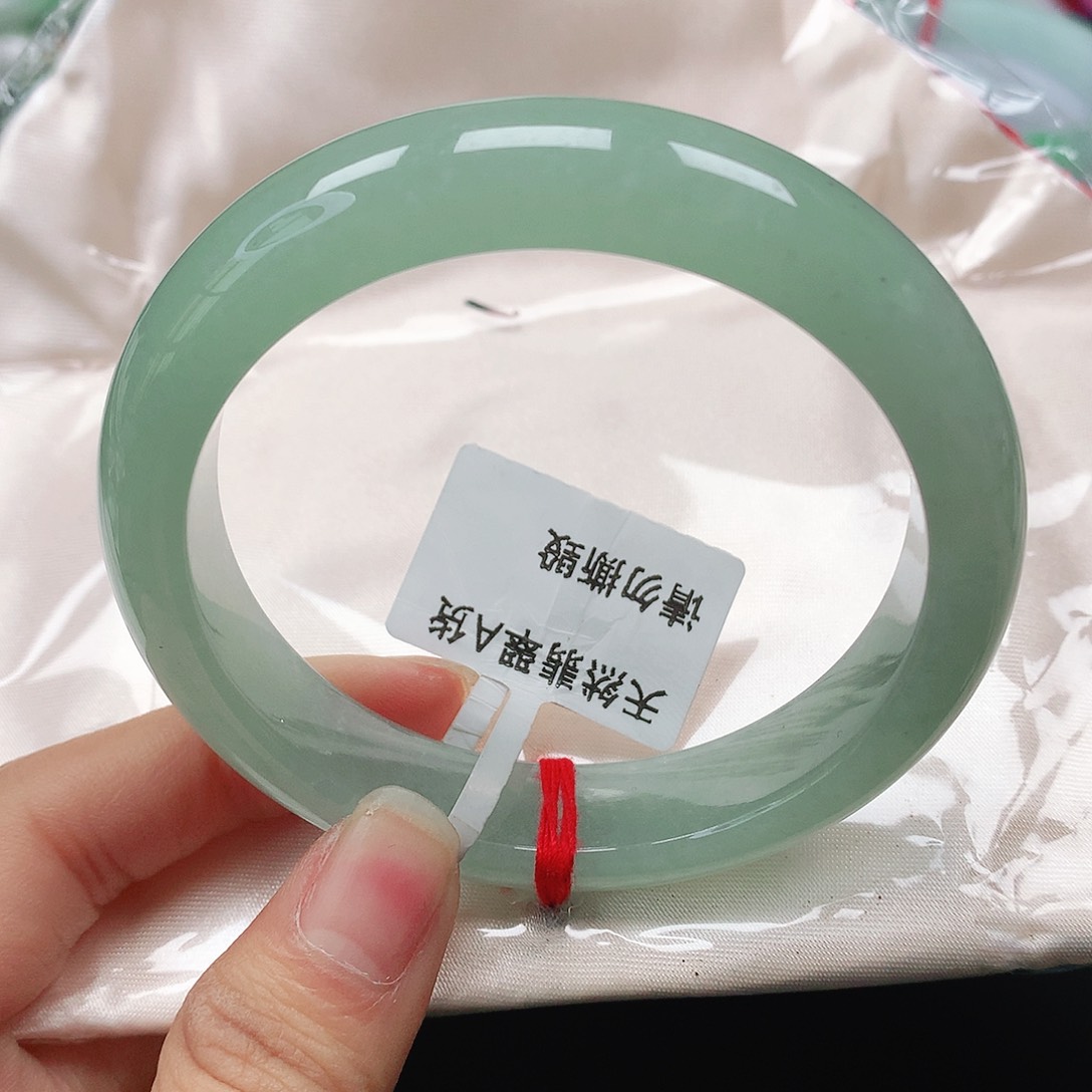 翡翠手镯未镶嵌天然翡翠手镯56