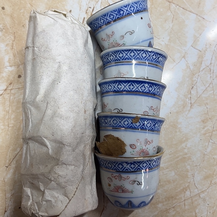 陶摆件10个玲珑加彩酒杯