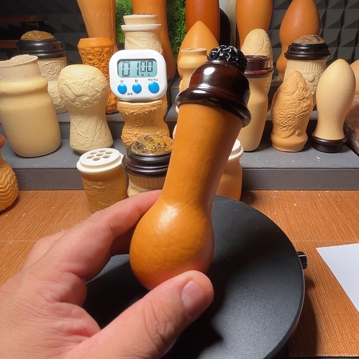 小心翼翼把他当成朋友来做什么