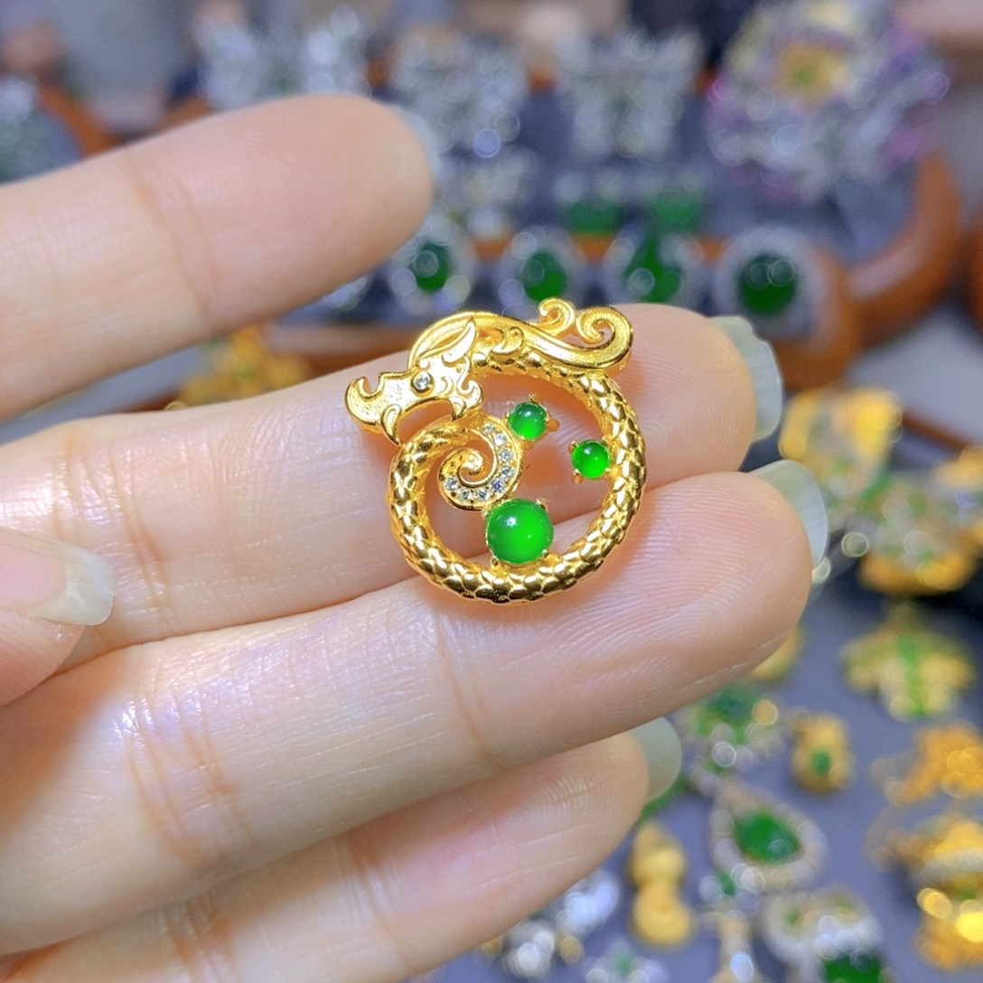 翡翠颈饰银S925镶嵌天然翡翠