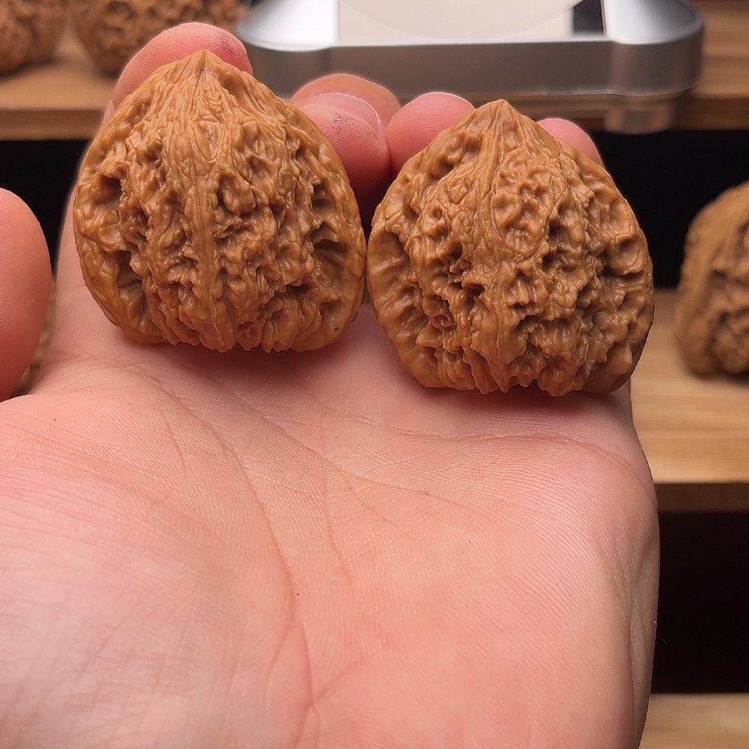 文玩核桃吊坠妖刀