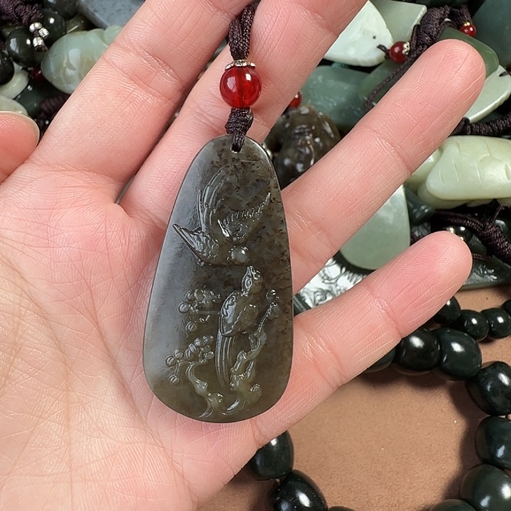 和田玉颈饰未镶嵌